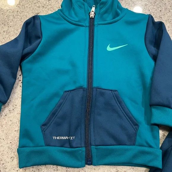 NEW! Nike Outfit Baby Boy 12 months